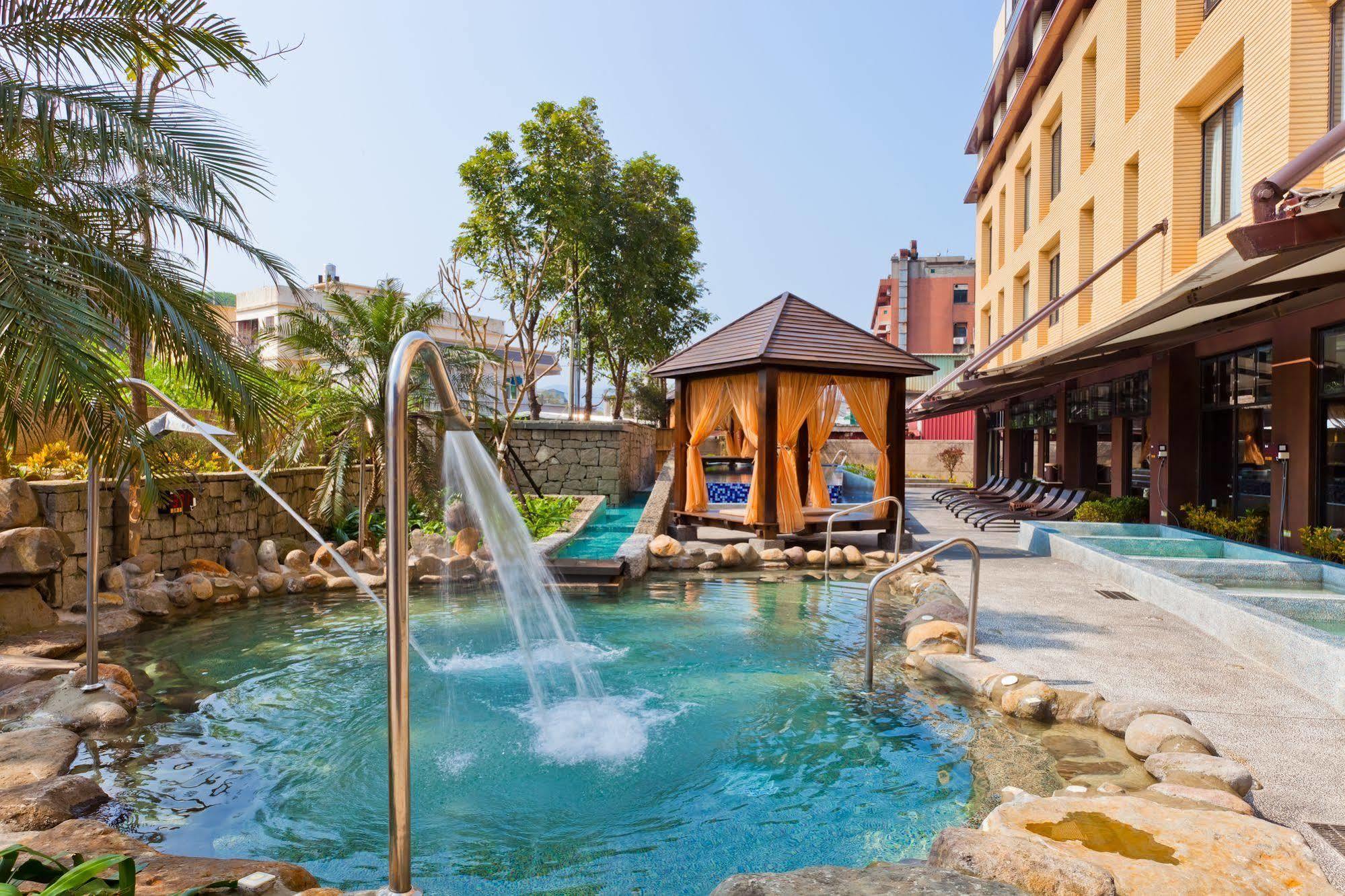 The Loft Seaside Suites Jinshan Exteriör bild