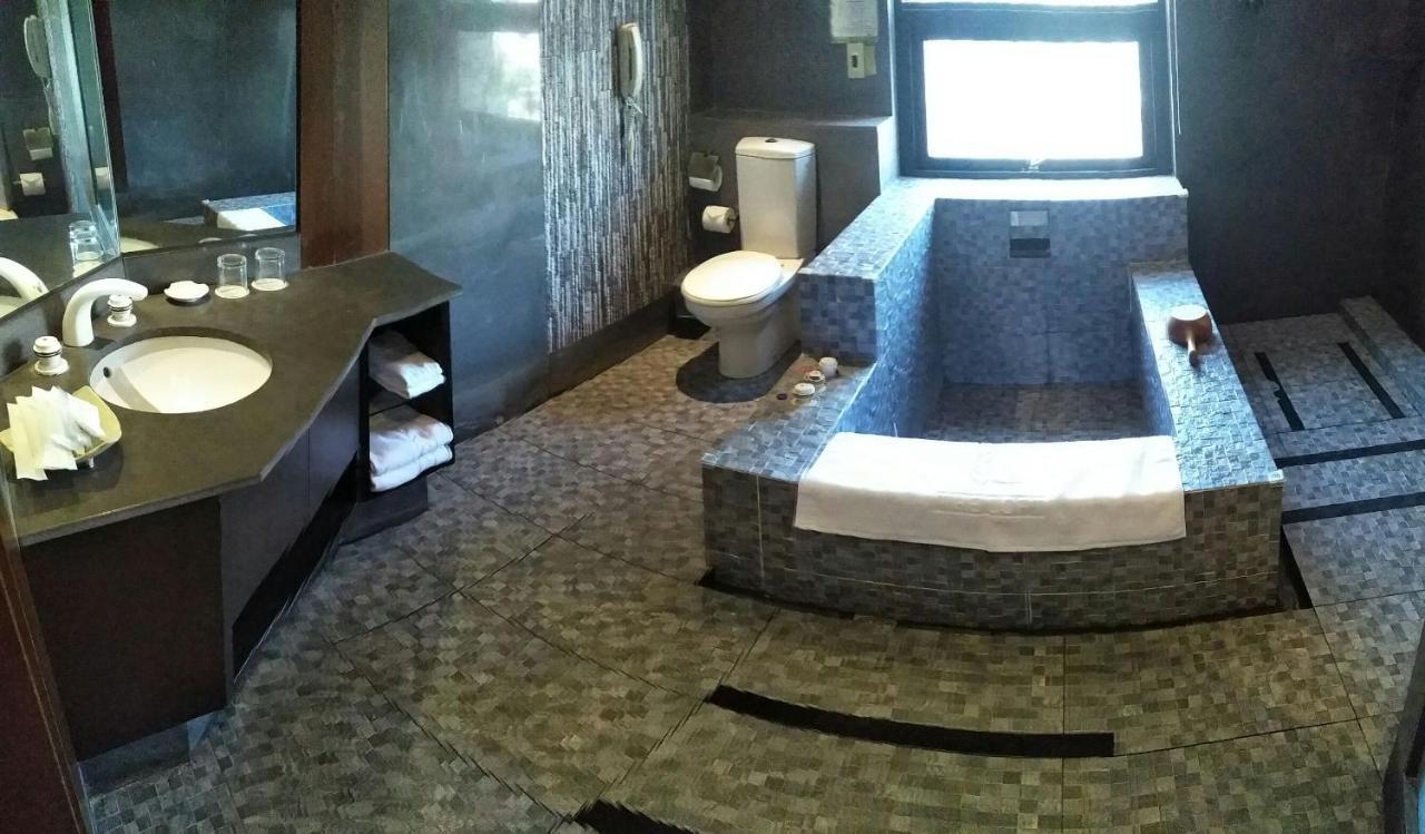 The Loft Seaside Suites Jinshan Exteriör bild